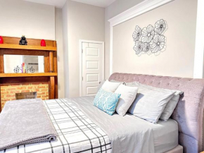 E1 Centrally located in Carytown fully fenced